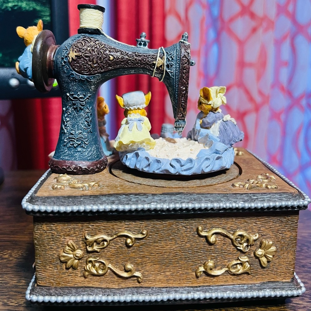 Mice Sewing Machine Music Box